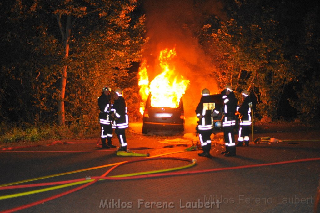 Wieder brennende Autos in Koeln Hoehenhaus P096.JPG